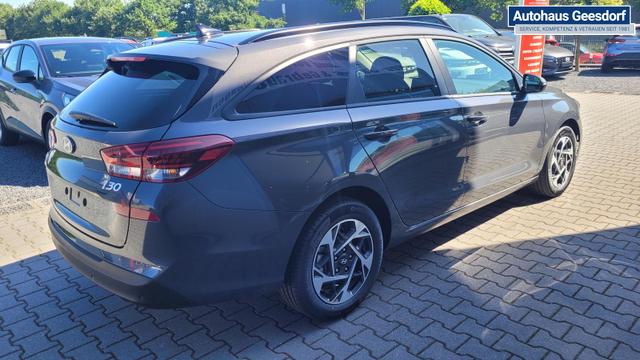 Hyundai i30 Kombi Family SW Family*Navi*LED*Shzg*Lhzg*PDC*Cam*16Zoll* 