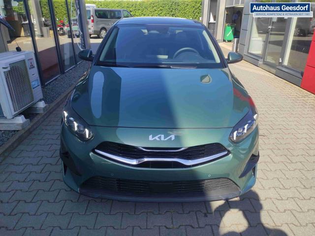 Kia Ceed Platinum AT*LED*Navi*Shzg*PDCv+h*Cam*SD*17" 