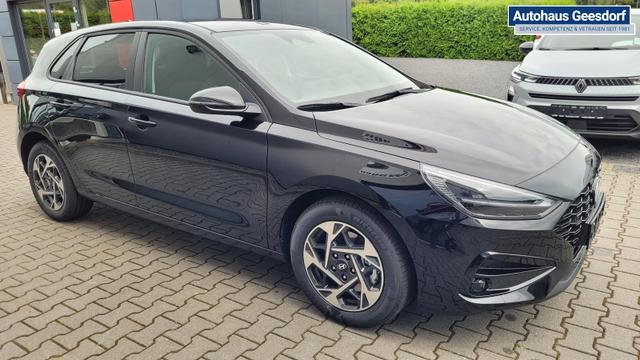 Hyundai i30 Familiy HB Family*LED*Navi*Shzg*Lhzg*PDC*Cam*16Zoll* 