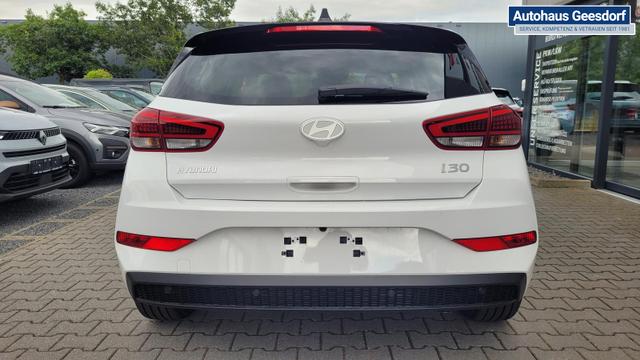 Hyundai i30 Familiy HB Family*Navi*LED*Shzg*Lhzg*PDC*Cam*16Zoll* 