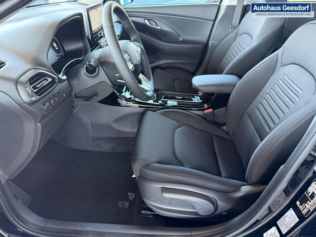 Hyundai i30 Fastback Prime 1.5 T-GDi mHev 7DCT / Navi PDC V&H + Kamera Keyless entry & GO LED *Frei Haus geliefert* 