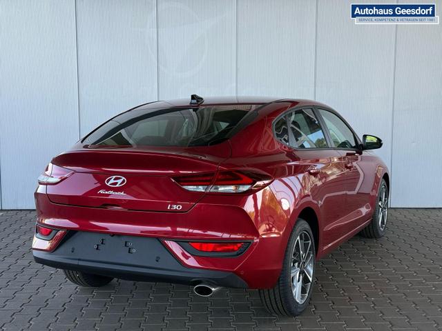 Hyundai i30 Fastback Prime 1.5 T-GDi mHev 7DCT / Navi PDC V&H + Kamera Keyless entry & GO LED *Frei Haus geliefert* 