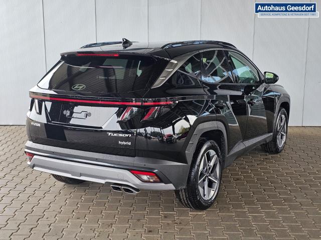 Hyundai TUCSON E-Motion 1.6 T-GDi 2WD HEV / Panoramadach ACC LED Sitz + Lenkradheizung Navi PDC V&H Kamera Alu 18" 
