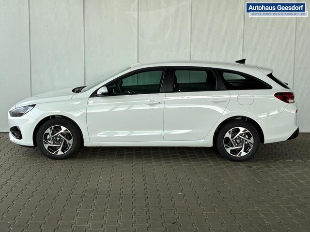 Hyundai i30 Kombi Comfort 1.5 GDi / LED Navi PDC V&H + Kamera Tempomat Carplay Alu 16" "Frei Haus geliefert, ab der 2. Bestellung " 