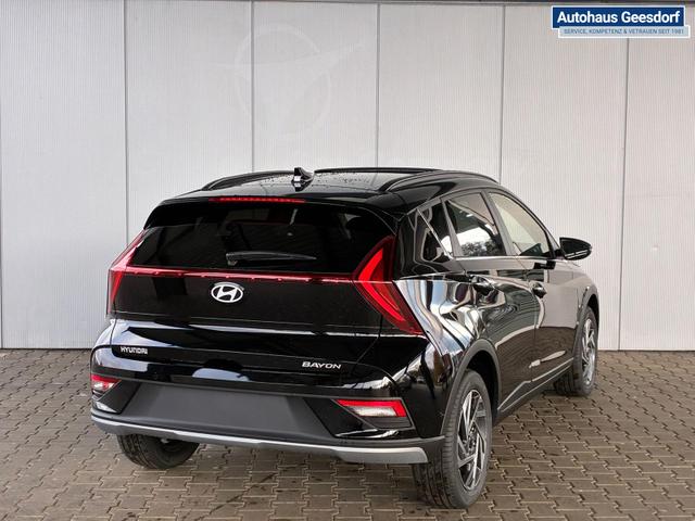 Hyundai BAYON Premium Sky 1.0 T-GDI 100 PS 48V 7DCT / Keyless ACC Soundsystem BOSE Sitz + Lenkradheizung LED Navi PDC V&H Kamera Totwinkel Alu 16" 