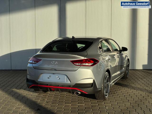 Hyundai i30 Fastback N-Line 1.5 T-GDI 7-DCT / ACC Sitz + Lenkradheizung LED PDC V&H Kamera Alu 18" 