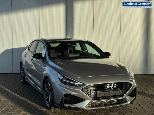 Hyundai i30 Fastback N-Line 1.5 T-GDI 7-DCT / ACC Sitz + Lenkradheizung LED PDC V&H Kamera Alu 18" 
