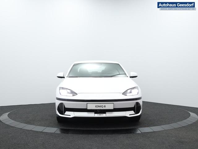 Hyundai IONIQ 6 77,4 kWh RWD / ACC LED Elekt. Heckklappe 2-Zonen Klimaaut. Alu 18" 