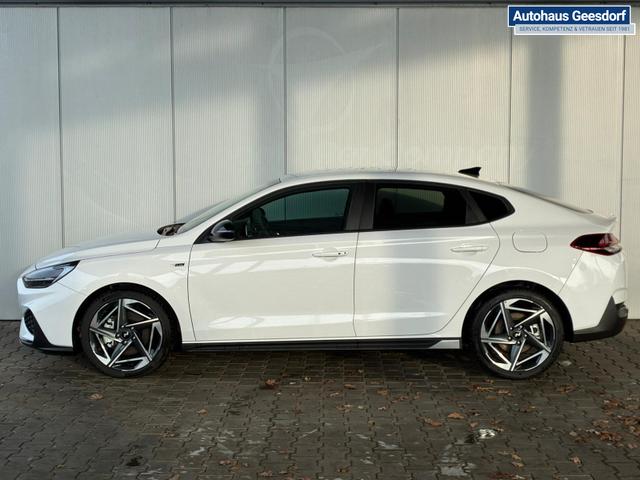 Hyundai i30 N-Line Fastback DCT 1.5 T-GDI mHev / Navi ACC Sitz & Lenkradheizung LED Alu 18" 