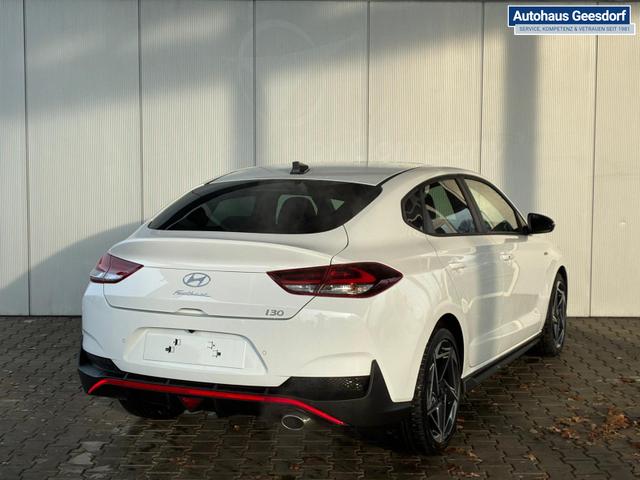 Hyundai i30 N-Line Fastback DCT 1.5 T-GDI mHev / Navi ACC Sitz & Lenkradheizung LED Alu 18" 