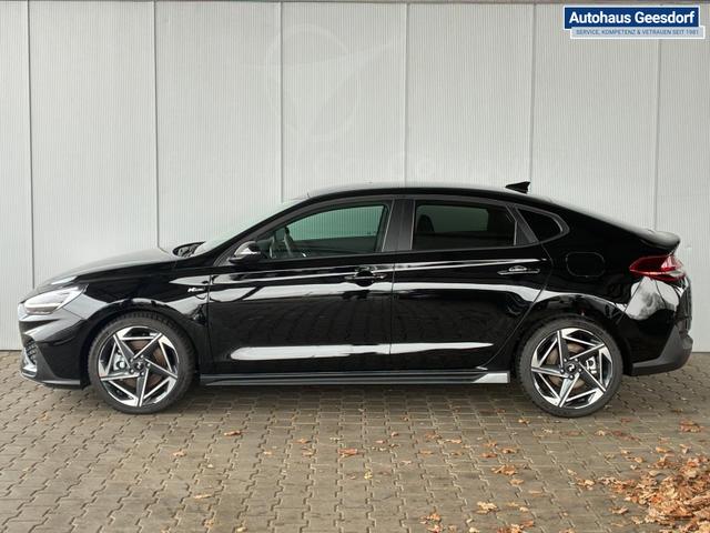 Hyundai i30 N-Line Fastback DCT 1.5 T-GDI mHev / Navi ACC Sitz & Lenkradheizung LED Alu 18" 