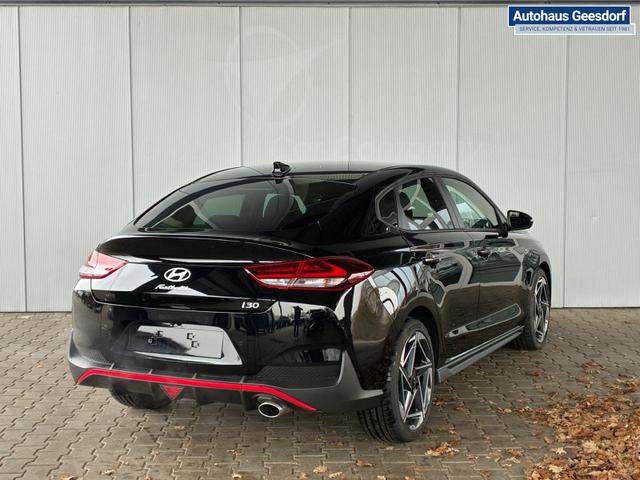 Hyundai i30 N-Line Fastback DCT 1.5 T-GDI mHev / Navi ACC Sitz & Lenkradheizung LED Alu 18" 