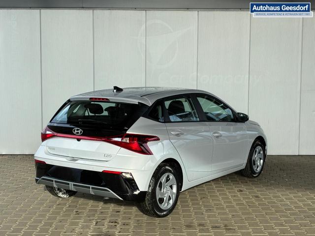Hyundai i20 Comfort 1.0 T-GDi 7DCT / Navi Tempomat Sitz + Lenkradheizung PDC Hinten mit Kamera 