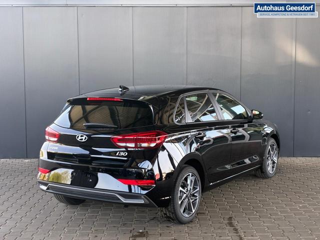 Hyundai i30 Comfort Plus 1.0 T-GDI Navi / PDC V+H mit Kamera Shz Vorne LED Alu 17'' 