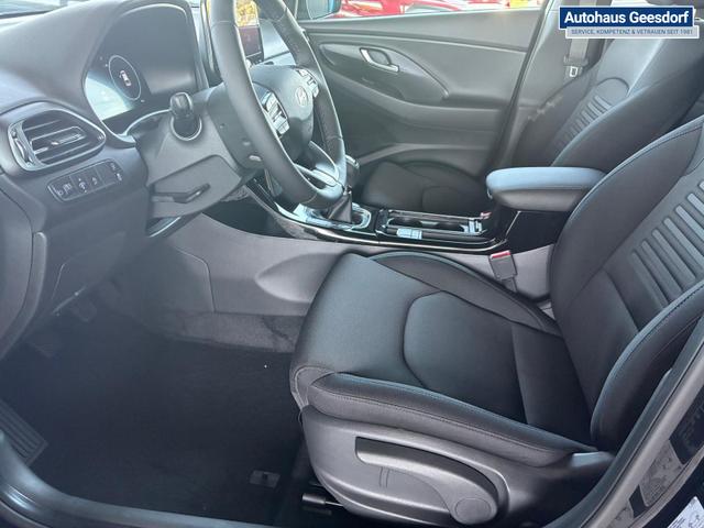 Hyundai i30 Comfort Plus 1.0 T-GDI Navi / PDC V+H mit Kamera Shz Vorne LED Alu 17'' 