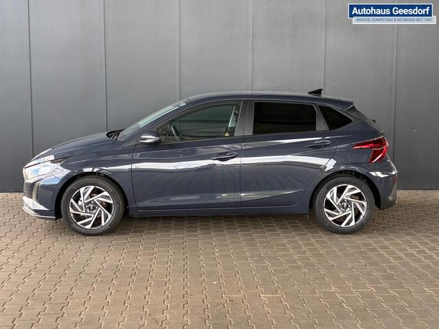 Hyundai i20 Pure 1.2 MPI / Navi PDC Hinten + Kamera Abgedunkelte Scheiben Tempomat Alu 16" 