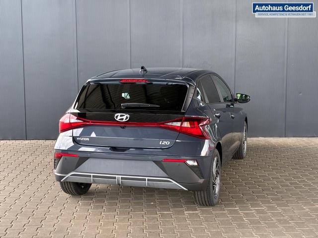 Hyundai i20 Pure 1.2 MPI / Navi PDC Hinten + Kamera Abgedunkelte Scheiben Tempomat Alu 16" 