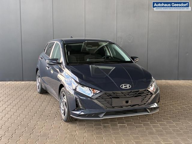 Hyundai i20 Pure 1.2 MPI / Navi PDC Hinten + Kamera Abgedunkelte Scheiben Tempomat Alu 16" 