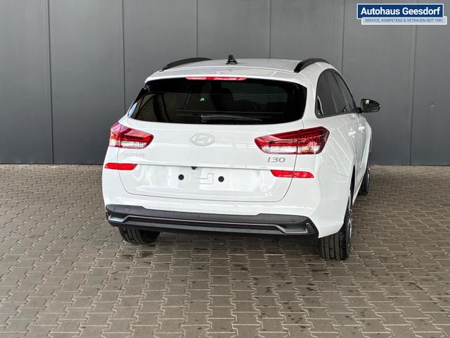 Hyundai i30 Kombi Comfort Plus 1.0 TGDI DCT / Navi Sitz + Lenkradheizung PDC V&H Kamera LED Alu 17" 