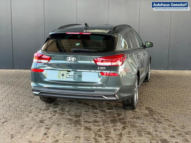 Hyundai i30 Kombi Comfort Plus 1.0 TGDI DCT Navi/ Adaptiver Tempomat/ Totwinkel Assistent/ Alu 17" 