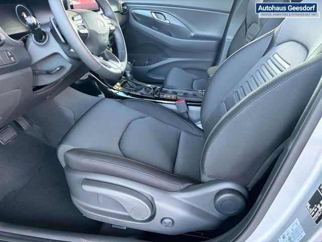 Hyundai i30 Kombi Comfort Plus 1.0 T-GDI DCT Navi/ Totwinkel Assistent/ PDC V&H + Kamera/ Alu 17" 