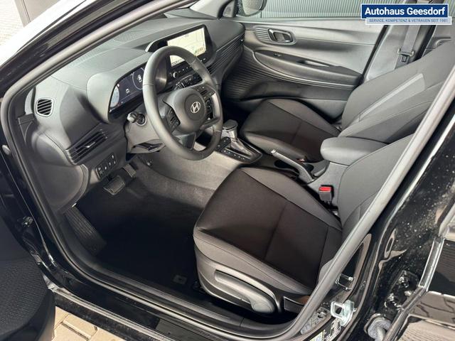 Hyundai i20 Go Plus! 1.0 T-GDI 90PS 7-DCT / Navi Spurhalteassistent /Tempomat Kamera Sitz + Lenkradheizung Alu 16'' 