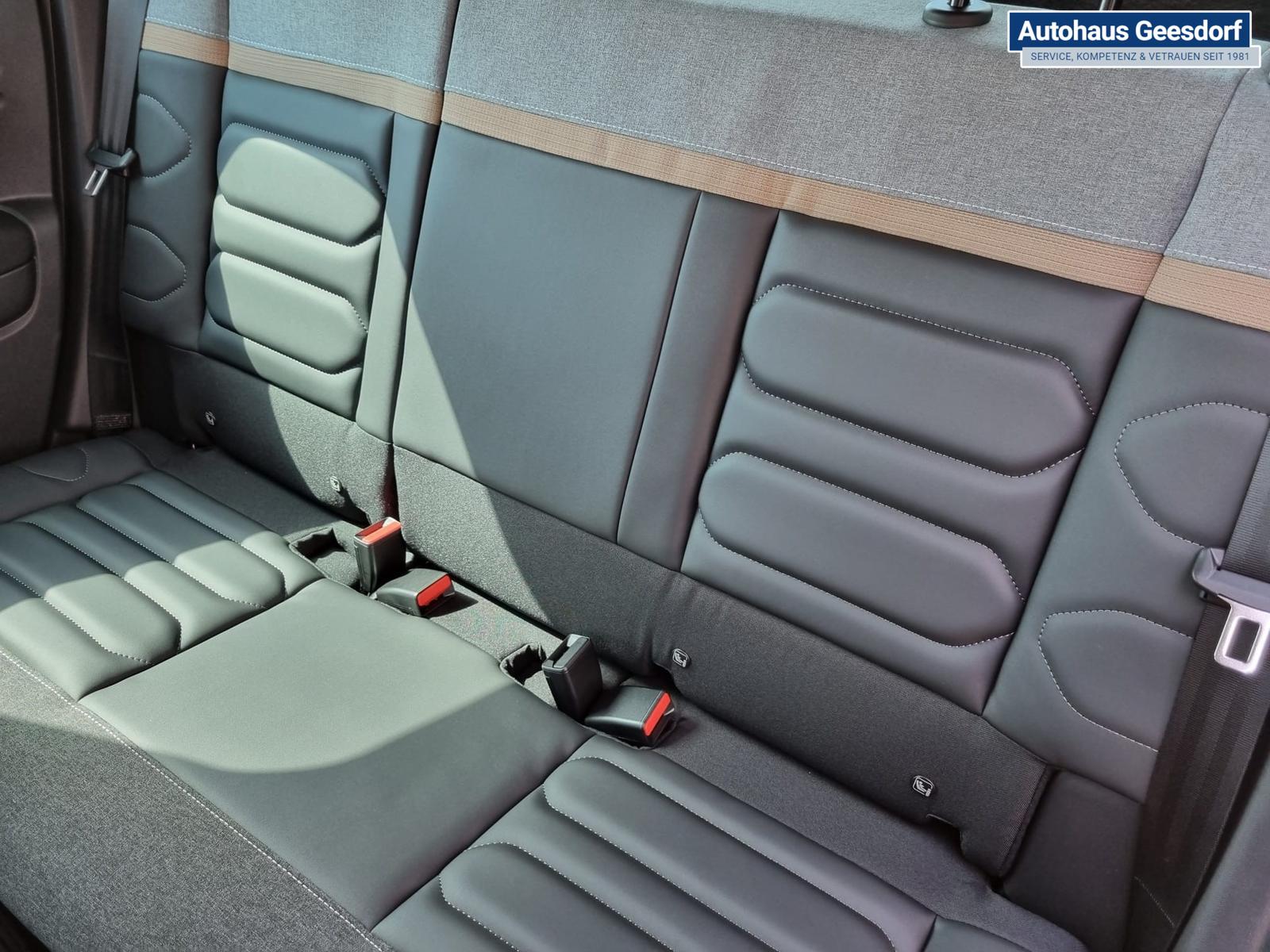 Citroën C3 Aircross 1.2 110PS PLUS Feel Teilleder LED-Scheinw
