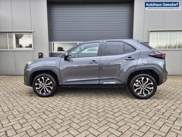 Toyota Yaris Cross 1.5VVT-iE 130PS Automatik Teamplayer Klimaautomatik Sitzheizung Lenkradheizung PDC v+h Rückf.Kamera 17-LM abged.Scheiben 2xKeyless DAB+ Bluetooth Touchscreen Apple CarPlay Android Auto 