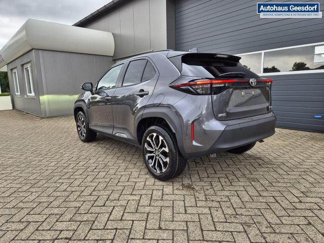 Toyota Yaris Cross 1.5VVT-iE 130PS Automatik Teamplayer Klimaautomatik Sitzheizung Lenkradheizung PDC v+h Rückf.Kamera 17-LM abged.Scheiben 2xKeyless DAB+ Bluetooth Touchscreen Apple CarPlay Android Auto 