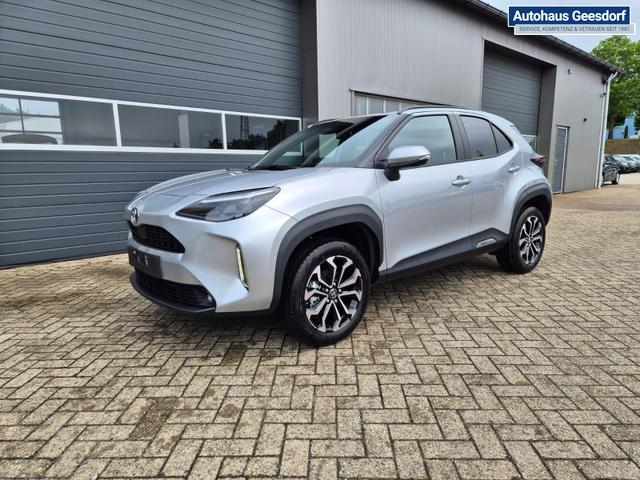 Toyota Yaris Cross 1.5VVT-iE 130PS Automatik Teamplayer Klimaautomatik Sitzheizung Lenkradheizung PDC v+h R&uuml;ckf.Kamera 17-LM abged.Scheiben 2xKeyless DAB+ Bluetooth Touchscreen Apple CarPlay Android Auto 