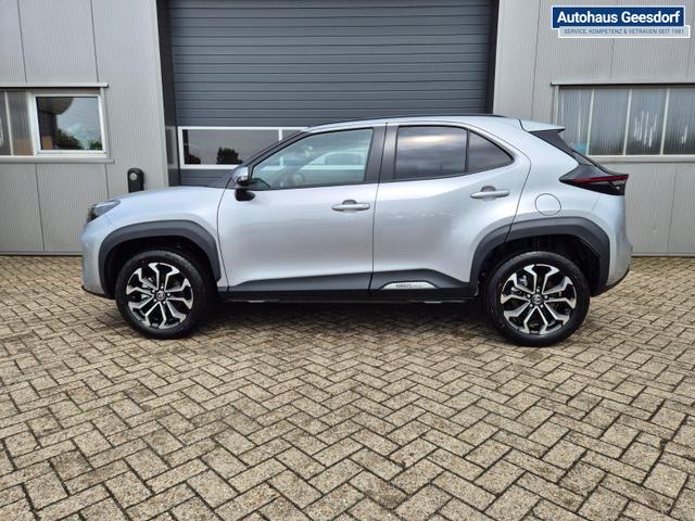 Toyota Yaris Cross 1.5VVT-iE 130PS Automatik Teamplayer Klimaautomatik Sitzheizung Lenkradheizung PDC v+h Rückf.Kamera 17-LM abged.Scheiben 2xKeyless DAB+ Bluetooth Touchscreen Apple CarPlay Android Auto 