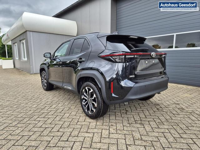 Toyota Yaris Cross 1.5VVT-iE 130PS Automatik Teamplayer Klimaautomatik Sitzheizung Lenkradheizung PDC v+h Rückf.Kamera 17-LM abged.Scheiben 2xKeyless DAB+ Bluetooth Touchscreen Apple CarPlay Android Auto 