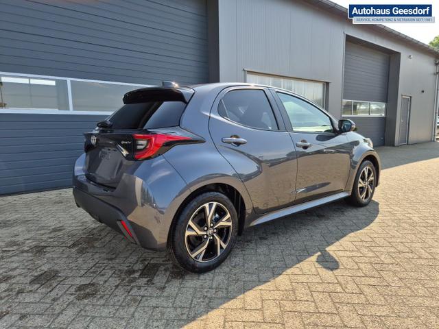 Toyota Yaris 1.5VVT-iE 116PS Automatik Teamplayer Klimaautomatik Sitzheizung Lenkradheizung Rückf.Kamera 16-LM abged.Scheiben 2xKeyless DAB+ Bluetooth Touchscreen Apple CarPlay Android Auto ACC 