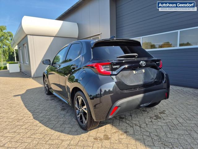 Toyota Yaris 1.5VVT-iE 116PS Automatik Teamplayer Klimaautomatik Sitzheizung Lenkradheizung Rückf.Kamera 16-LM abged.Scheiben 2xKeyless DAB+ Bluetooth Touchscreen Apple CarPlay Android Auto ACC 