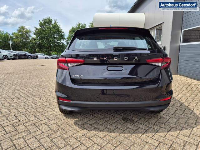 Skoda Fabia 1.0 TSI 115PS DSG Selection 5-türig Rückf.Kamera Parksensoren Sitzheizung Multifunktionslenkrad Klima Skoda-Radio Bluetooth Touchscreen Tempomat Nebelsch. Apple CarPlay + Android Auto 
