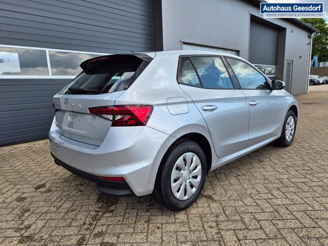 Skoda Fabia 1.0 TSI 115PS DSG Selection 5-türig Rückf.Kamera Parksensoren Sitzheizung Multifunktionslenkrad Klima Skoda-Radio Bluetooth Touchscreen Tempomat Nebelsch. Apple CarPlay + Android Auto 