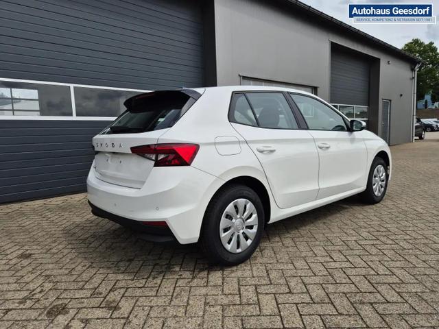 Skoda Fabia 1.0 TSI 115PS DSG Selection 5-türig Rückf.Kamera Parksensoren Sitzheizung Multifunktionslenkrad Klima Skoda-Radio Bluetooth Touchscreen Tempomat Nebelsch. Apple CarPlay + Android Auto 