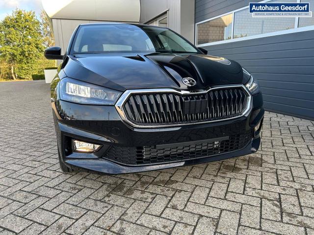 Skoda Fabia 1.0 TSI 115PS DSG Selection 5-türig 15"LM Rückf.Kamera Parksensoren Sitzheizung Multifunktionslenkrad Klima Skoda-Radio Bluetooth Touchscreen Tempomat Nebelsch. Apple CarPlay + Android Auto 