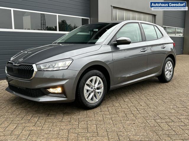 Skoda Fabia 1.0 TSI 115PS DSG Selection 5-türig 15"LM Rückf.Kamera Parksensoren Sitzheizung Multifunktionslenkrad Klima Skoda-Radio Bluetooth Touchscreen Tempomat Nebelsch. Apple CarPlay + Android Auto 