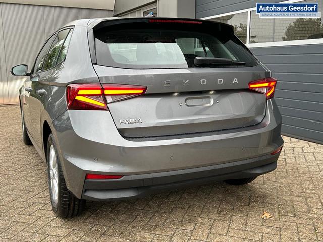 Skoda Fabia 1.0 TSI 115PS DSG Selection 5-türig 15"LM Rückf.Kamera Parksensoren Sitzheizung Multifunktionslenkrad Klima Skoda-Radio Bluetooth Touchscreen Tempomat Nebelsch. Apple CarPlay + Android Auto 