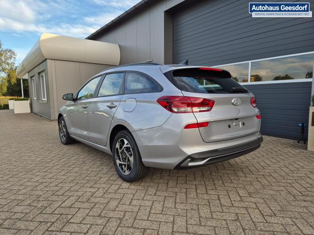 Hyundai i30 Kombi 1.5 T-GDI 95PS Sitzheizung Lenkradheizung Klima Tempomat Navi Apple CarPlay + Android Auto PDC v+h Rückf.Kamera 16-LM 