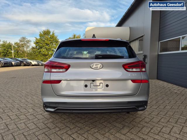 Hyundai i30 Kombi 1.5 T-GDI 95PS Sitzheizung Lenkradheizung Klima Tempomat Navi Apple CarPlay + Android Auto PDC v+h Rückf.Kamera 16-LM 