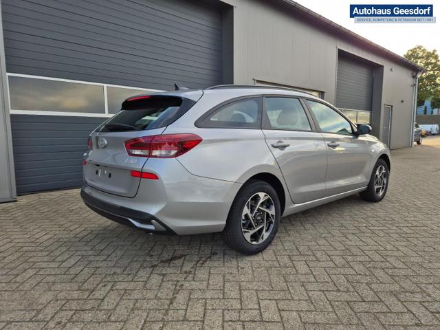 Hyundai i30 Kombi 1.5 T-GDI 95PS Sitzheizung Lenkradheizung Klima Tempomat Navi Apple CarPlay + Android Auto PDC v+h Rückf.Kamera 16-LM 