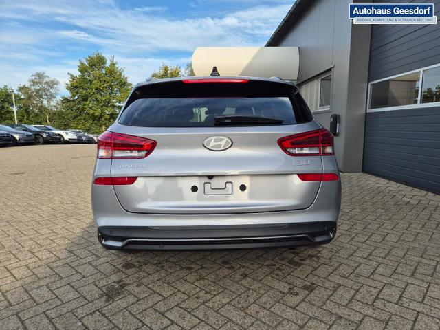 Hyundai i30 Kombi 1.5 T-GDI 95PS Sitzheizung Lenkradheizung Klimaautomatik Tempomat Navi Apple CarPlay + Android Auto PDC v+h Rückf.Kamera 17-LM 