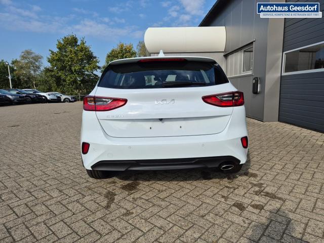 Kia Ceed Vision 1.5 T-GDi 140PS Klimaautomatik Alarmanlage Sitzheizung Lenkradheizung Navi PDC Rückf.Kamera Bluetooth Touchscreen Apple CarPlay Android Auto Tempomat 