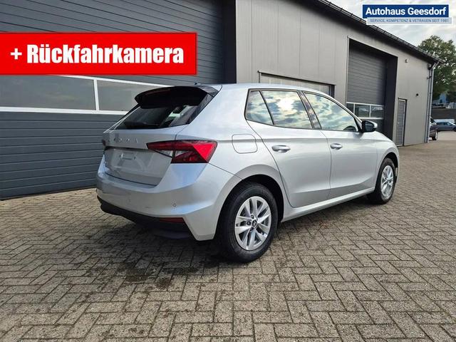 Skoda Fabia 1.0 TSI 115PS DSG Selection 5-türig 15"LM Rückf.Kamera Parksensoren Sitzheizung Multifunktionslenkrad Klima Skoda-Radio Bluetooth Touchscreen Tempomat Nebelsch. Apple CarPlay + Android Auto 