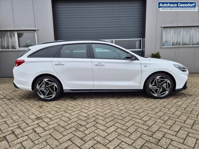 Hyundai i30 Kombi 1.6 T-GDI 150PS Automatik N-Line MY2026 Sitzheizung Lenkradheizung Klimaautomatik Navi 10,3"-Touchscreen Bluelink Apple CarPlay + Android Auto PDC v+h R&uuml;ckf.Kamera 18-LM 