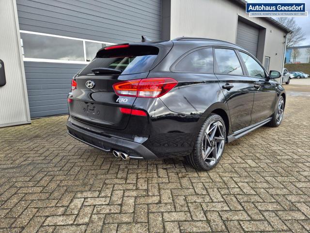 Hyundai i30 Kombi 1.6 T-GDI 150PS Automatik N-Line MY2026 Sitzheizung Lenkradheizung Klimaautomatik Navi 10,3"-Touchscreen Bluelink Apple CarPlay + Android Auto PDC v+h R&uuml;ckf.Kamera 18-LM 
