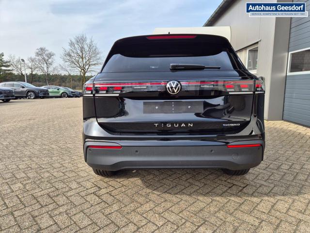 Volkswagen Tiguan Life 1,5 l eHybrid OPF 204PS DSG LED-Plus-Scheinw. elektr. Heckklappe Sitzheizung v+h Lenkradheizung Frontscheibe beheizb. R&uuml;ckf.Kamera Klimaautomatik VW-Radio Bluetooth wireless Apple CarPlay + Android Auto PDC ACC 2xKeyless Digital Cockpit 