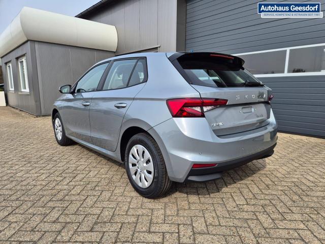 Skoda Fabia 1.0 TSI 95PS Selection 5-t&uuml;rig R&uuml;ckf.Kamera Parksensoren Sitzheizung Multifunktionslenkrad Klima Skoda-Radio Bluetooth Touchscreen Tempomat Nebelsch. Apple CarPlay + Android Auto 